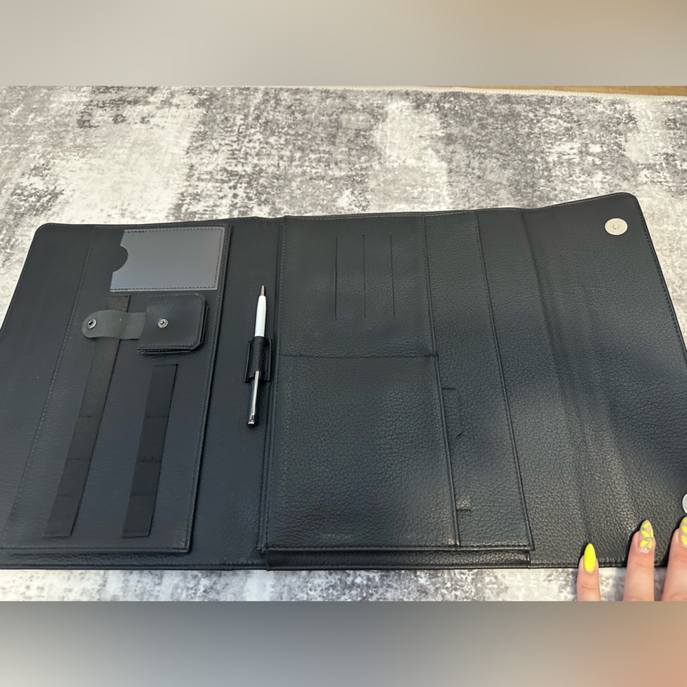 ✨Folio with storage✨ - Picture 2 of 2